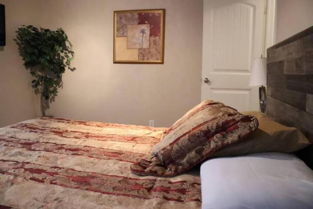 Charming 2 Bedroom Retreat Minutes From Downtown タルサ エクステリア 写真